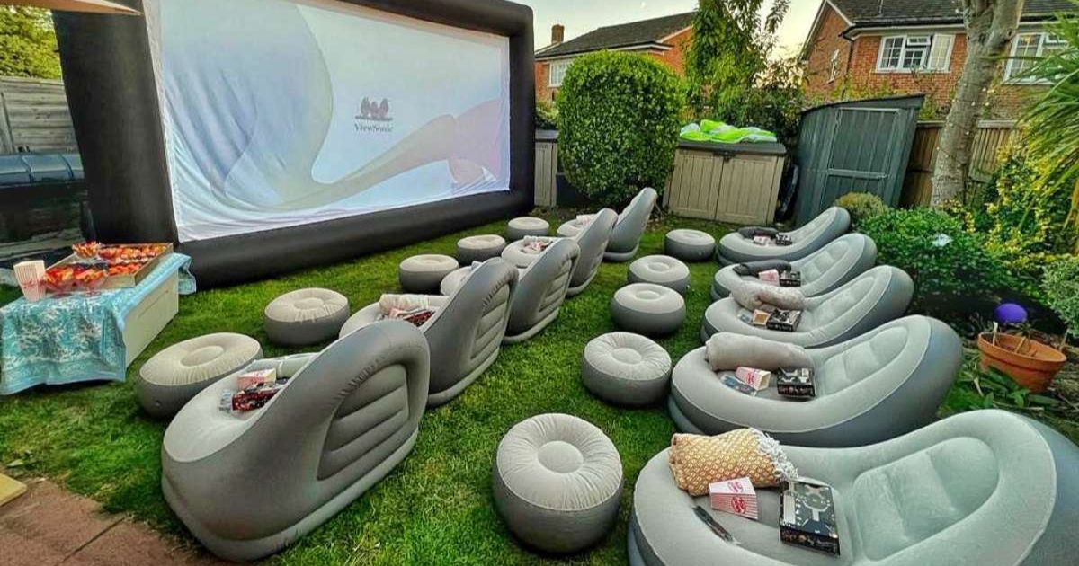 Read more about the article Ever Thought of a Movie Night at Your Home with Inflatable Cinema Screens?