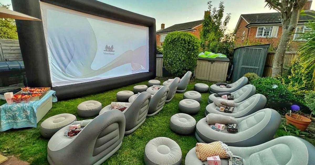 Read more about the article Cinema Screens at Your Event? Is This the Wow Factor You’ve Been Missing?