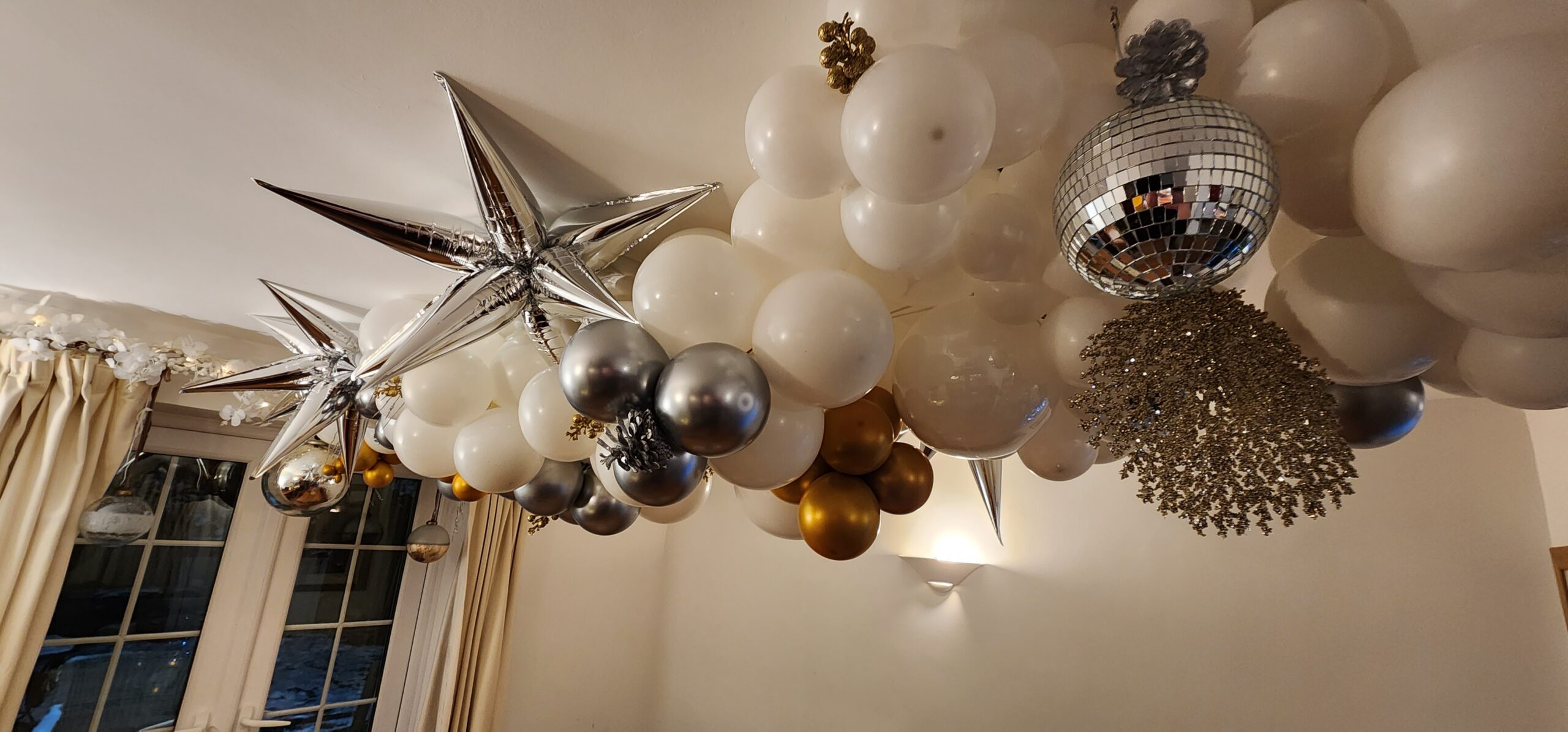 You are currently viewing An Office Christmas Party That Feels Special Without Overspending